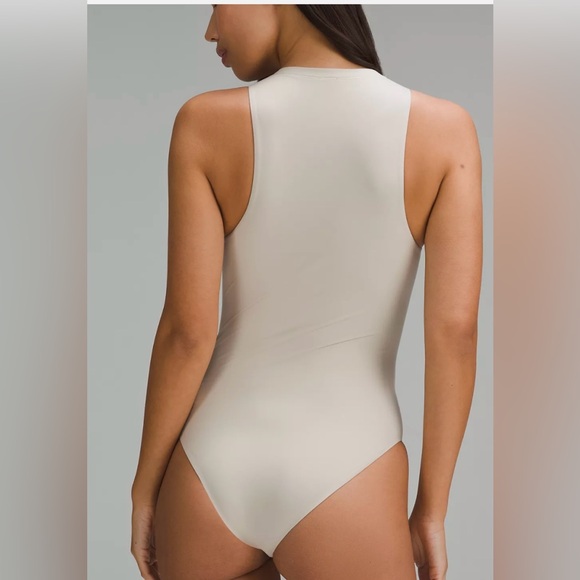 Lululemon Wundermost High-Neck Bodysuit in Mojave Tan size L Great Condition! - Picture 2 of 9